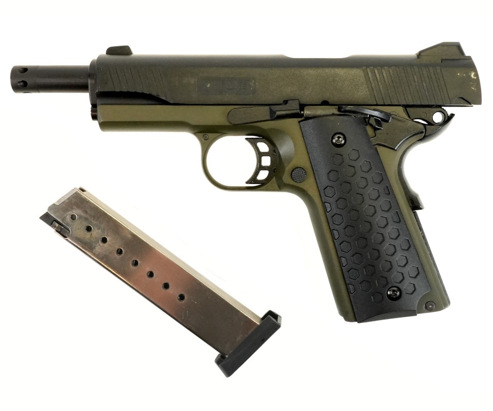 Пистолет сигнальный мод.К1911 KURS Classic хаки кал.5,5мм под патрон 10ТК